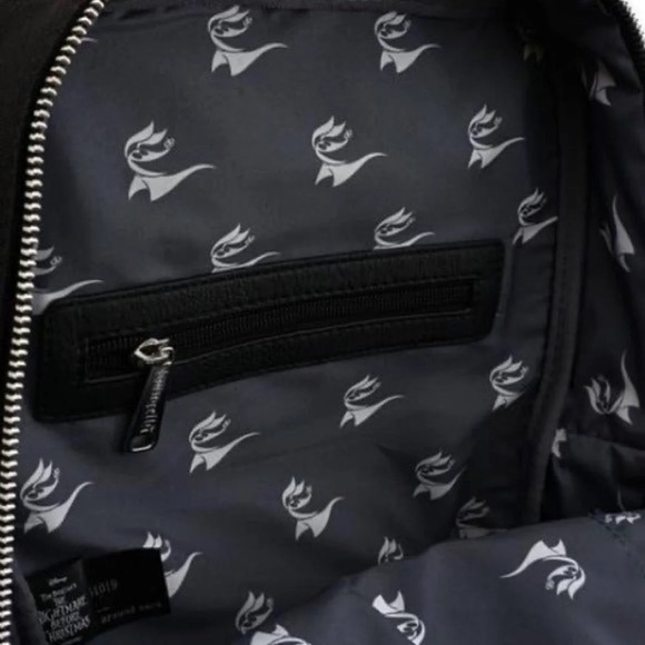 SOLD LOUNGEFLY DISNEY nightmare before Christmas - Picture 8 of 8